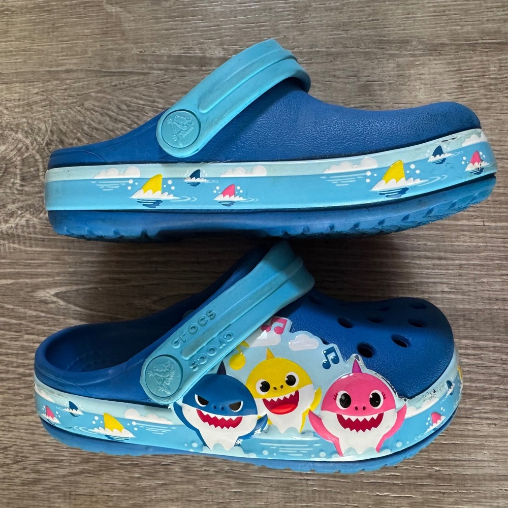Crocs Fun Lab Baby Shark Clogs Toddler Size C7 Blue Toddler Water Beach Summer - Picture 1 of 8